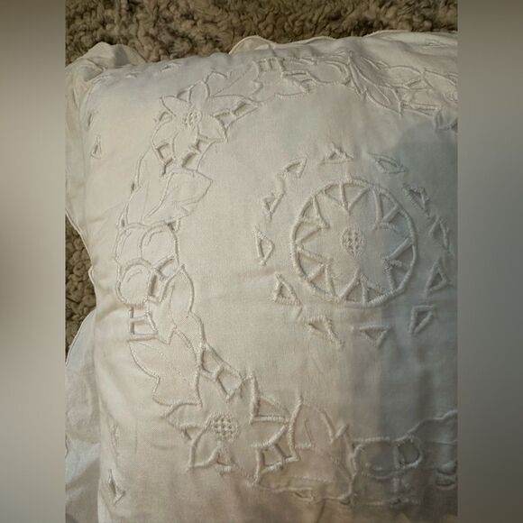 Imperial Embroidered set of 4 White Decorative Throw Pillows - Picture 14 of 15